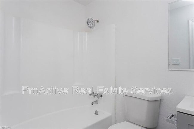 Building Photo - 5684 Campus Dr