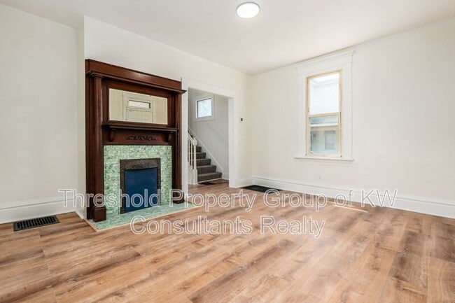 Building Photo - 479 Siebert St