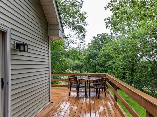 Building Photo - 7 Owls Nest Ln