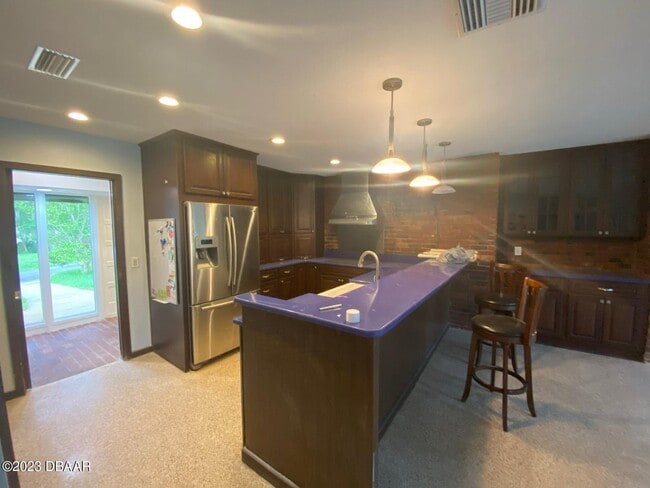 Building Photo - 1 Arrowhead Dr