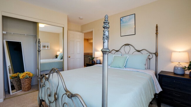 Building Photo - 9520 Wellington Cir