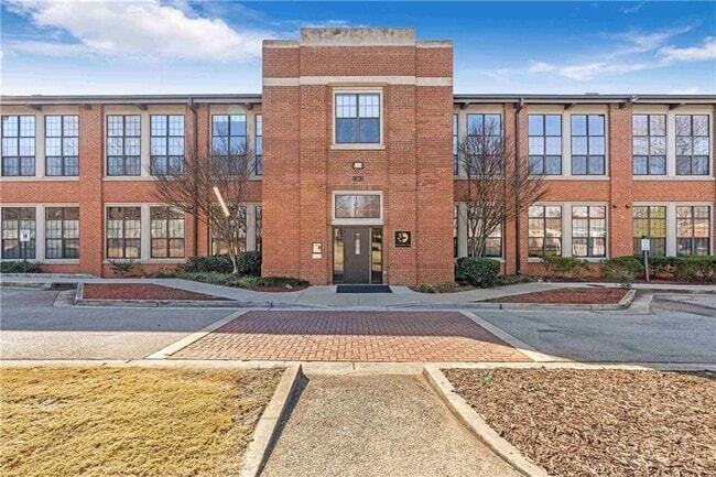Primary Photo - 1261 Caroline St NE