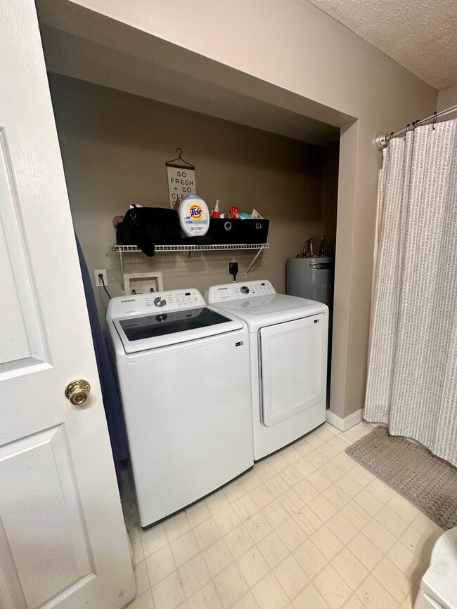 Building Photo - Charming Home in Radford