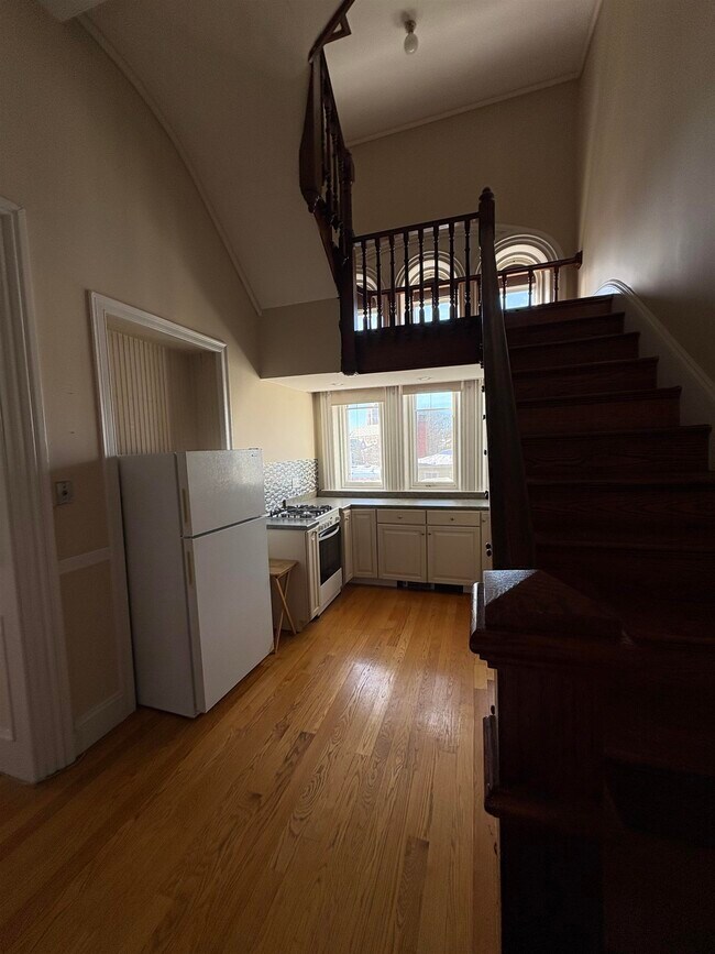 Building Photo - 241 Middle Street