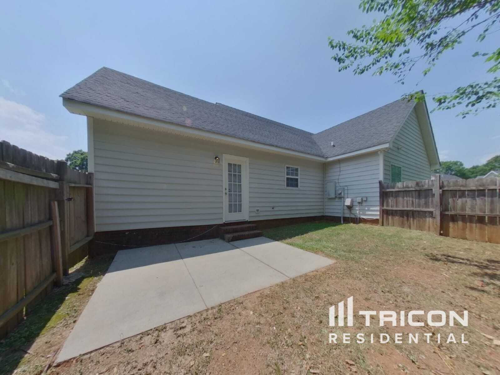 Building Photo - 717 Forest Valley Ln