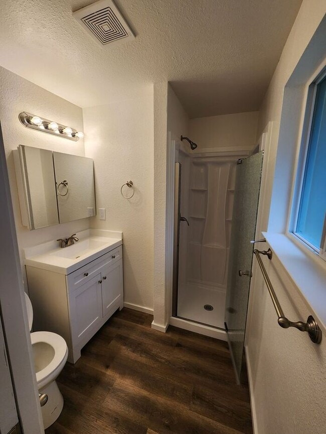 Building Photo - Nice 3 Bedroom Rambler In the Parkland/Spanaway Area!