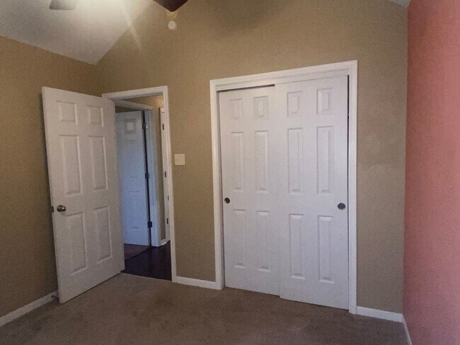 Building Photo - 4 BEDROOM BELTON ISD