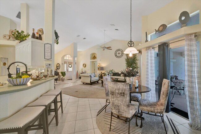 Building Photo - 19 Hoffer St