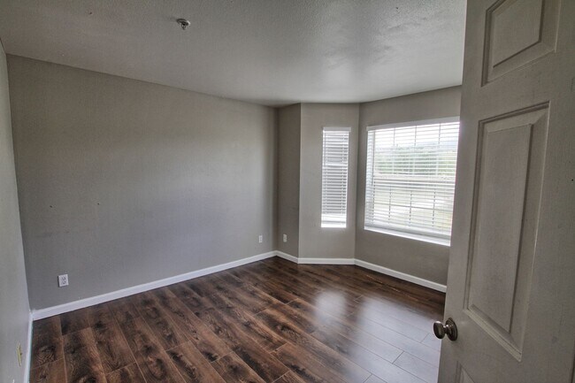 Building Photo - 12338 W Dorado Pl