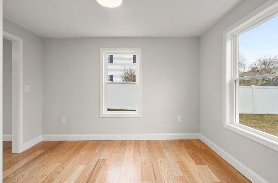 Building Photo - 98 Uncatena Ave