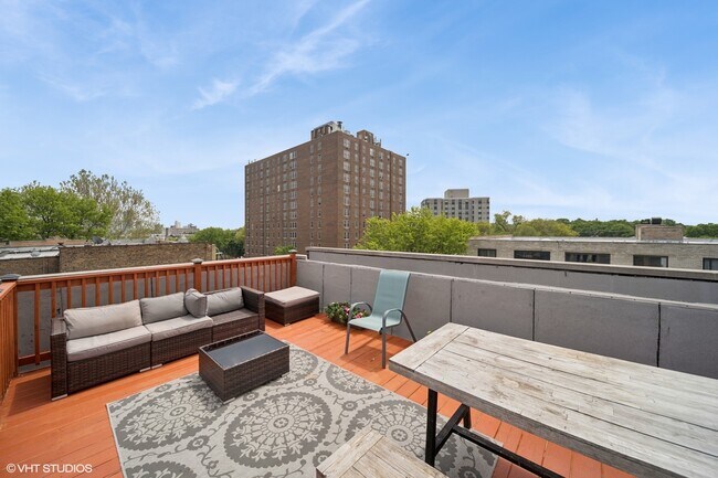 Building Photo - 6065 N Ridge Ave