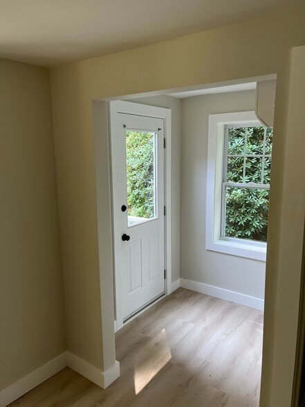 Entry hall - 175 Whipple Rd
