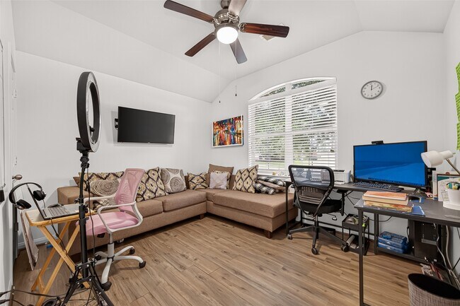Building Photo - 16123 Duck Tail Ln