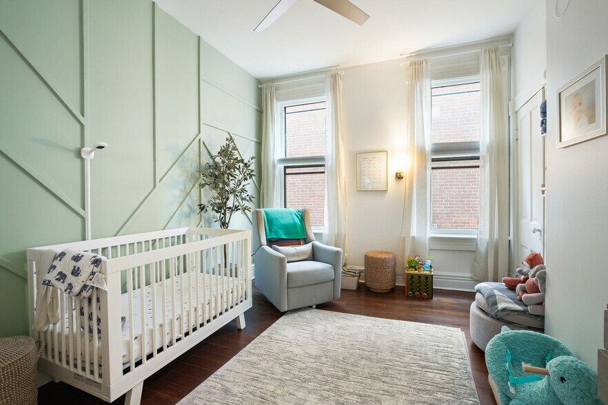 Building Photo - 77 W 2nd Ave