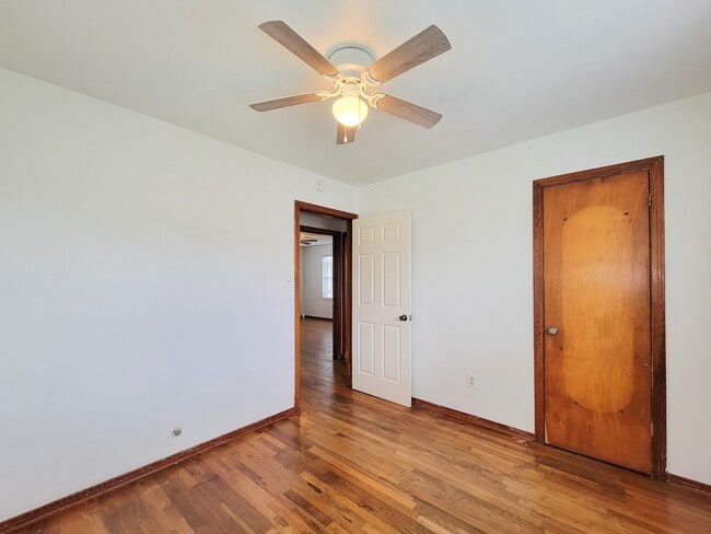 Building Photo - 409 N Parrish St