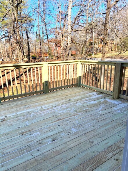 Building Photo - 336 Oak Leaf Cir