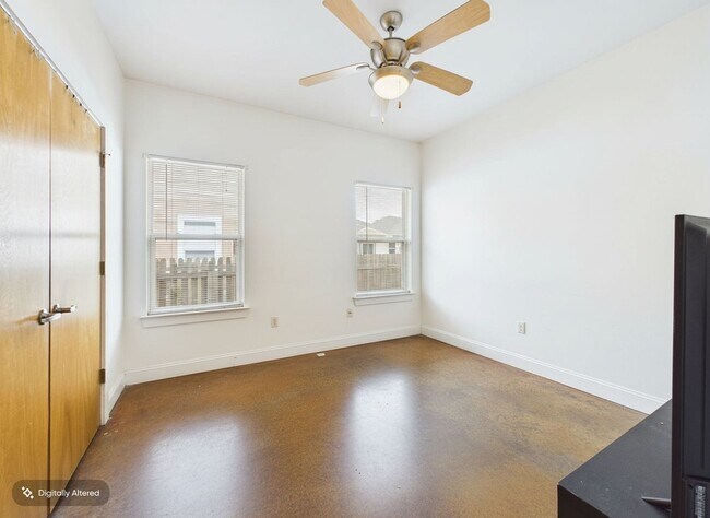 Building Photo - 1112 Porter St