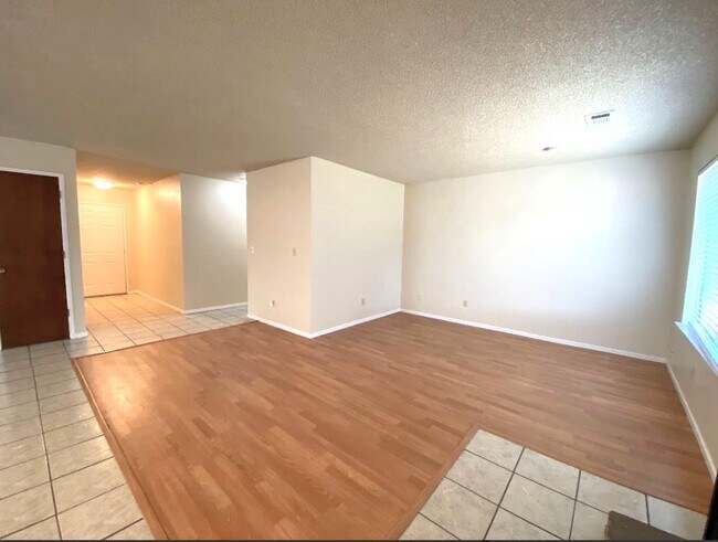 Building Photo - 2911 Winners Cir