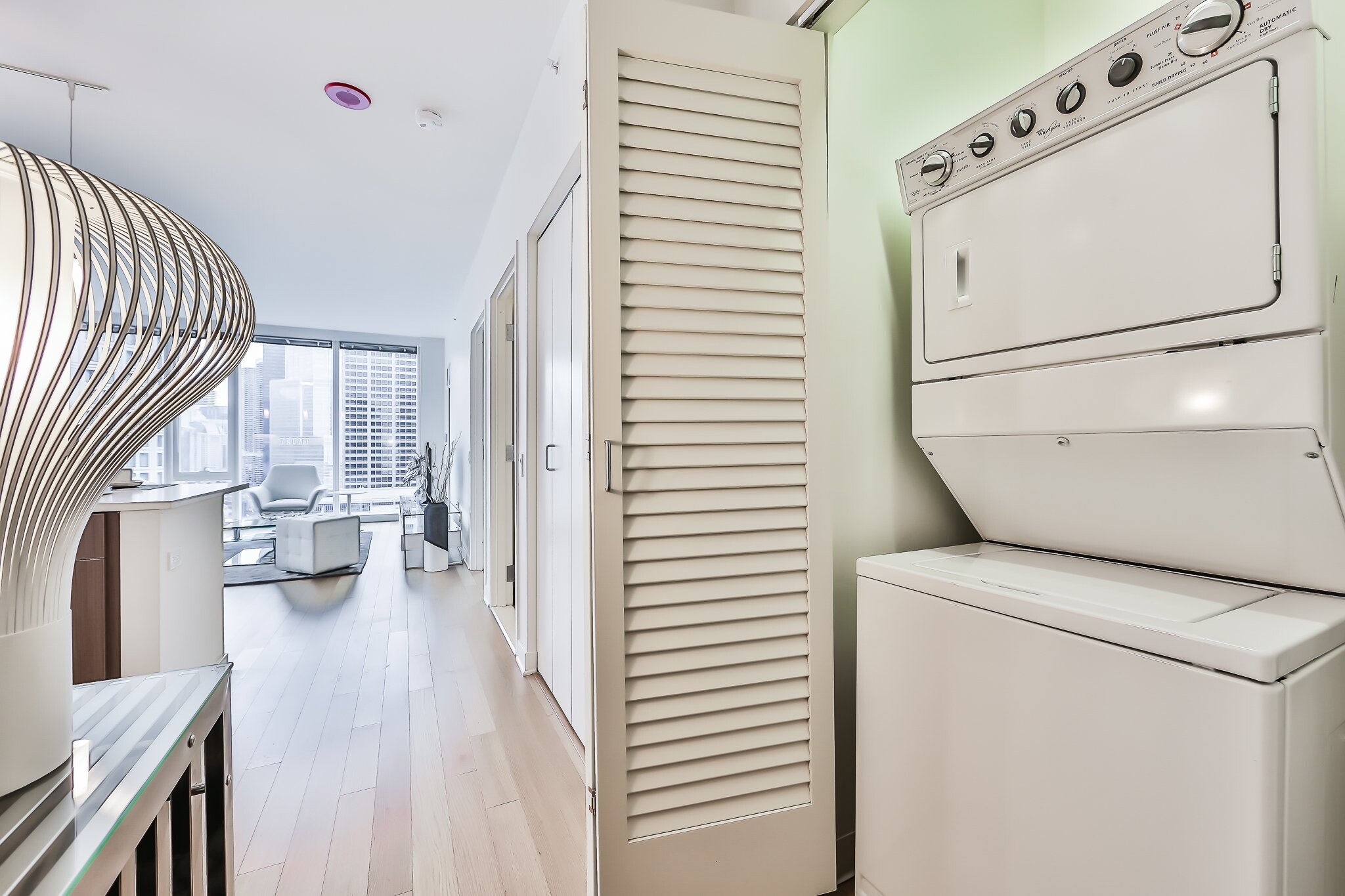 Building Photo - 352 E North Water St