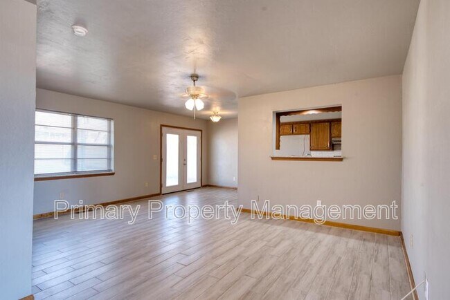 Building Photo - 303 Kimberly Ln