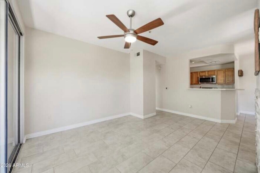 Building Photo - 3830 E Lakewood Pky E