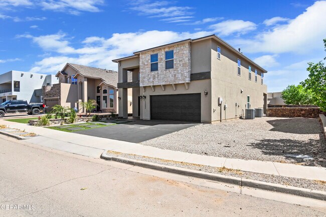 Building Photo - 12352 Stansbury Dr