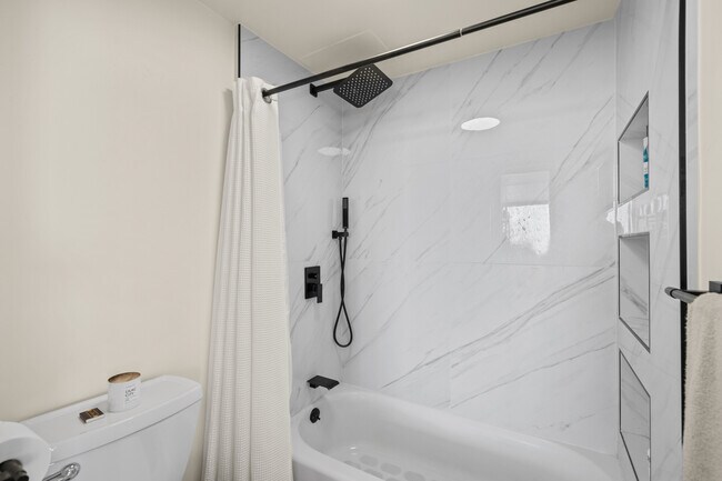 Building Photo - 700 E Ocean Blvd