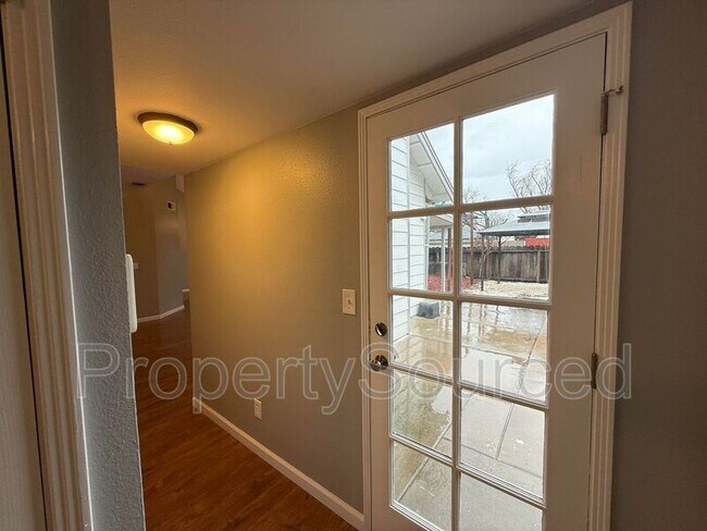 Building Photo - 428 Phoenix Ave