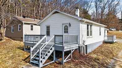 Building Photo - 99 Sharp Hill Ln