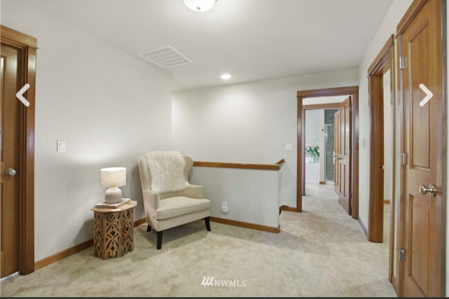 Building Photo - 16532 Lemolo Shore Dr NE