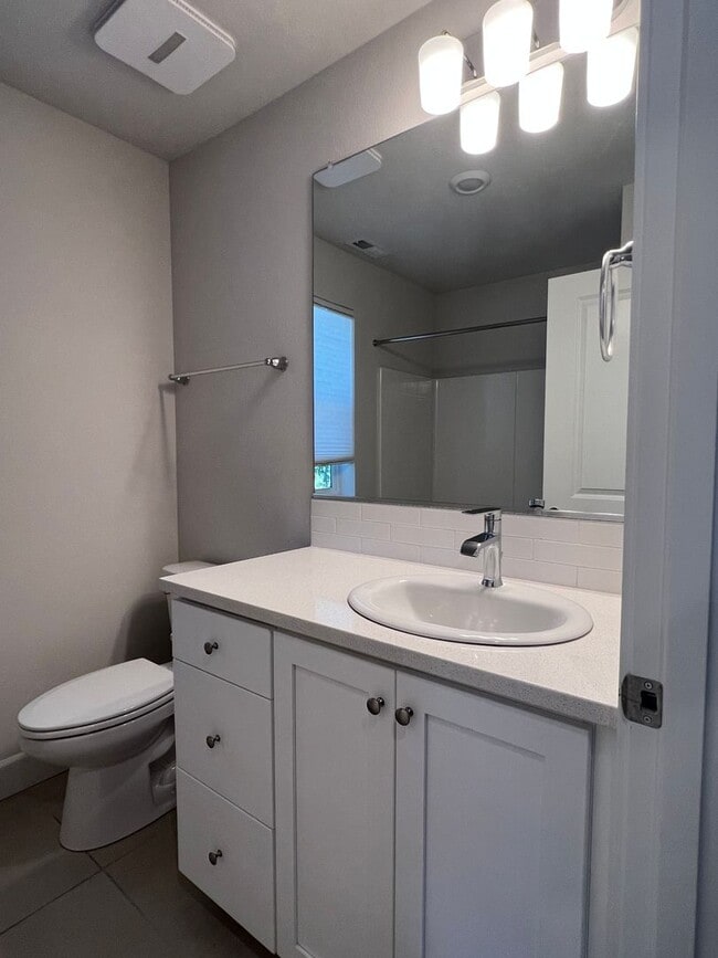 Building Photo - Beautiful 4 Bedroom 3.5 BA Home! Mother in Law Suite, Attached Garage & Top floor Bonus Room!