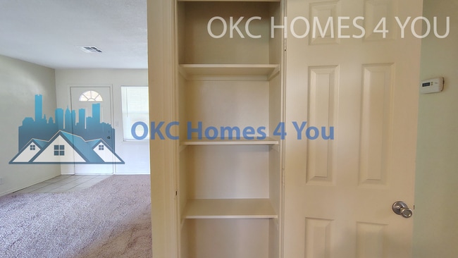 Building Photo - Remodeled 3 Bed in Mustang
