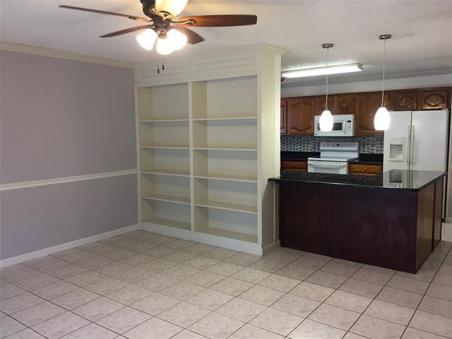 Building Photo - 983 Mauve Dr