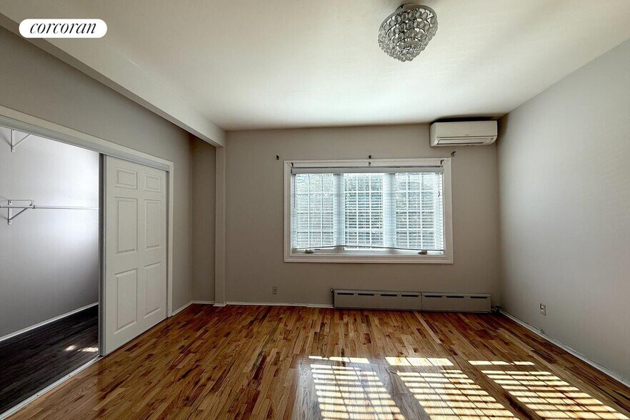 Building Photo - 1013 E 96th St