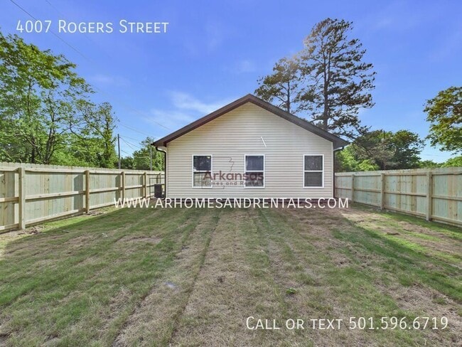 Building Photo - 4007 Rogers St