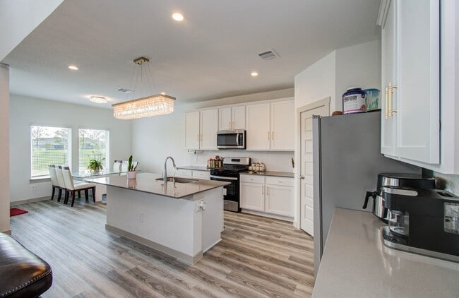 Building Photo - 3706 Jayci Lk Trce