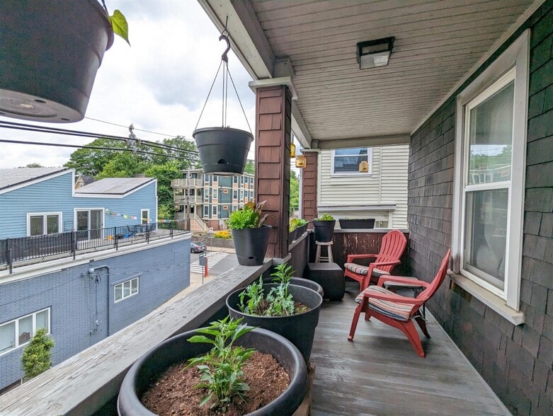 Building Photo - 95 Lowell St