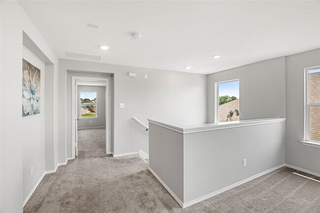 Building Photo - 117 W Point Way