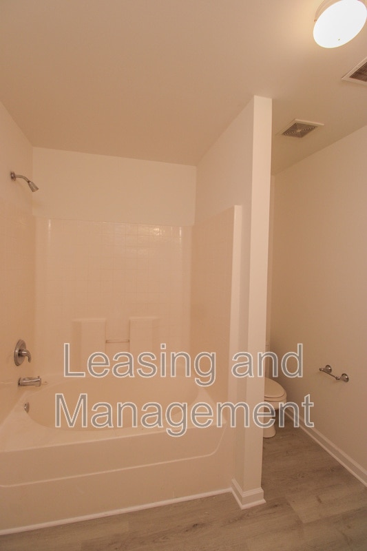 Building Photo - 1247 Island Club Dr