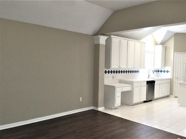 Building Photo - 15007 Red Cedar Bluff Ln