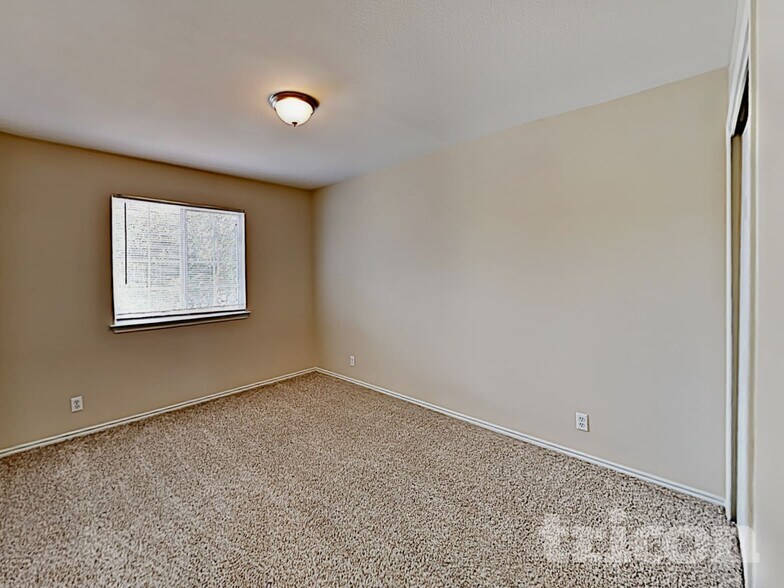 Building Photo - 6734 Sandy Point Dr