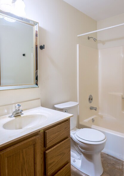 Building Photo - 6920 Mariner Dr