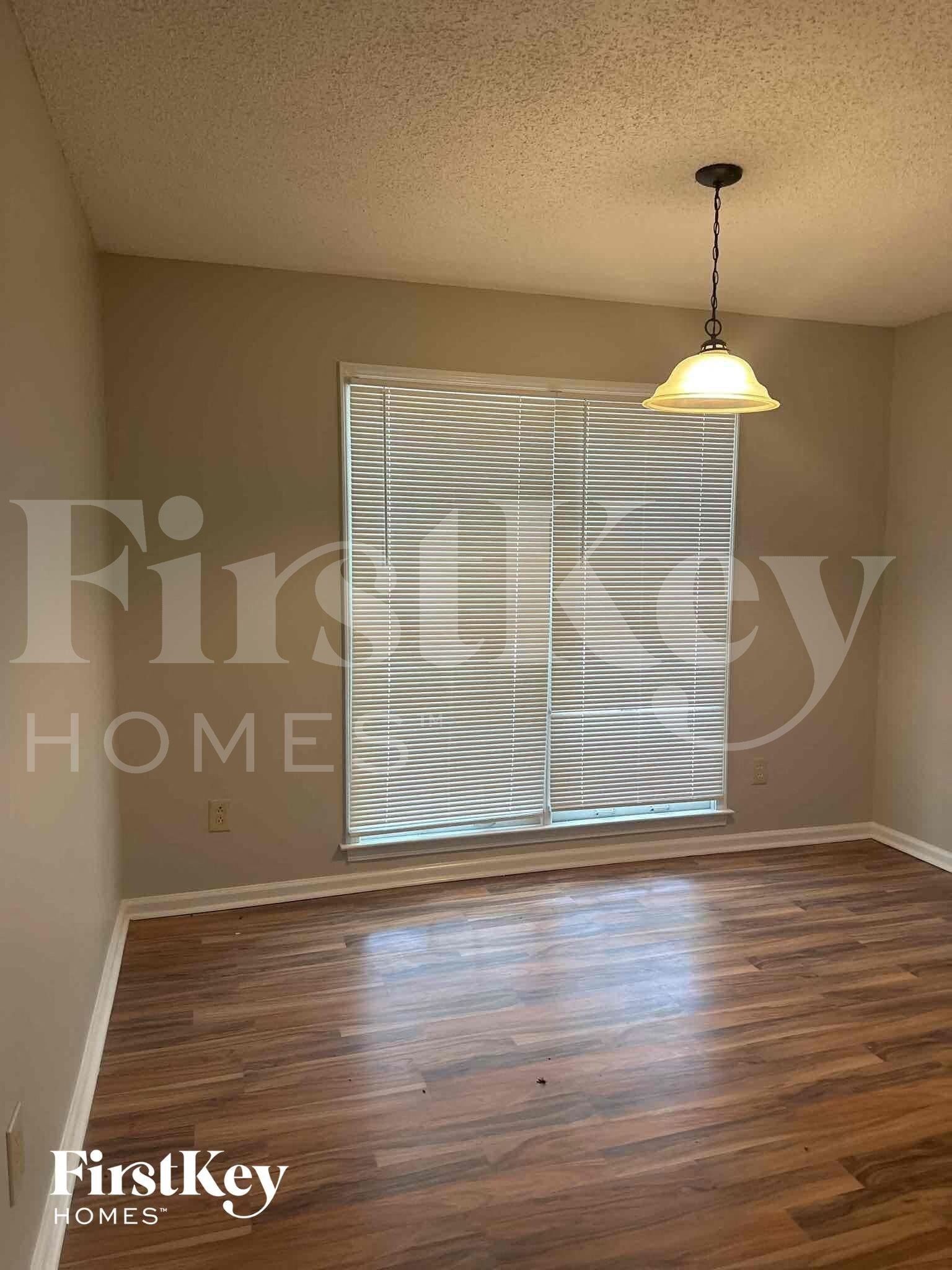 Building Photo - 1726 Hidden Acres Dr SW