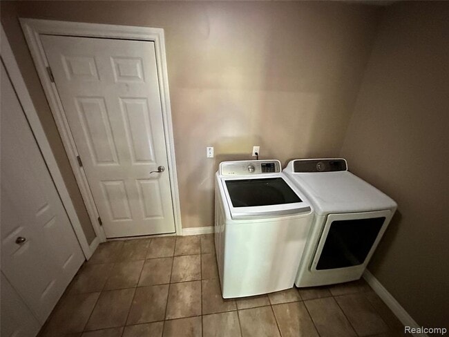 Building Photo - 43570 Cherrywood Ln