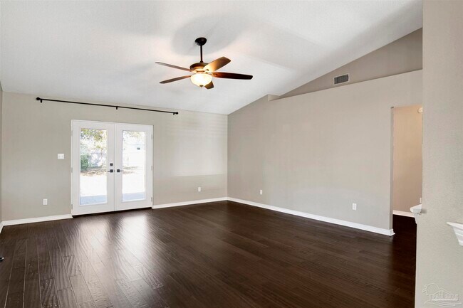 Building Photo - 512 Batten Blvd