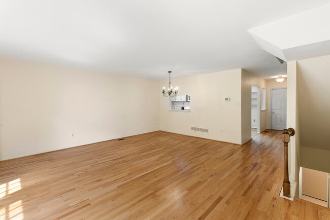 Building Photo - 2056 Griffis Ave
