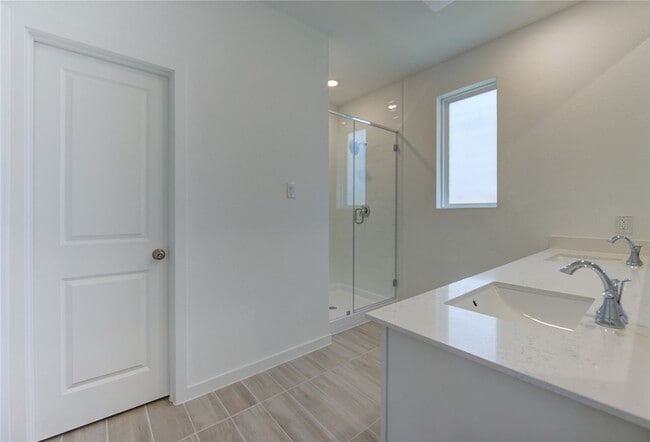 Building Photo - 1047 Blue Stone Dr