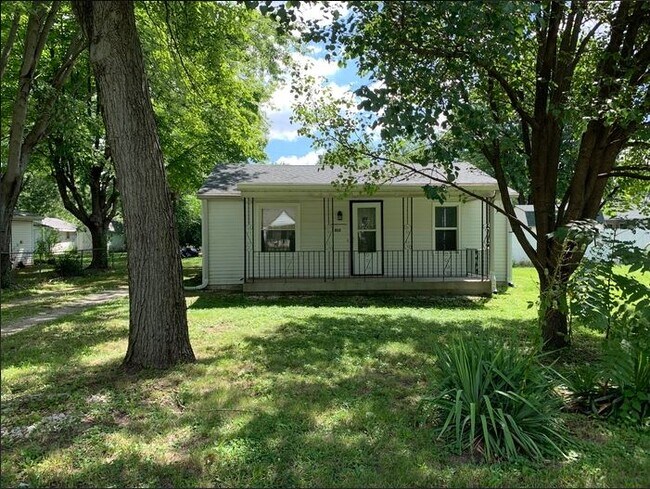 Primary Photo - 3419 S Parker Ave