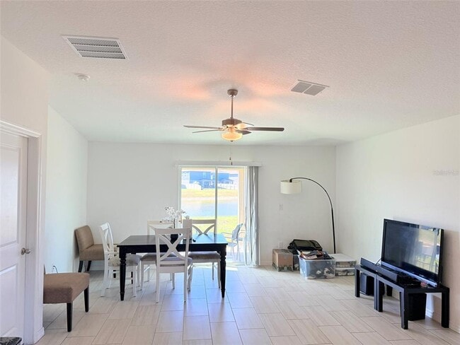 Building Photo - 11244 Linden Depot Rd