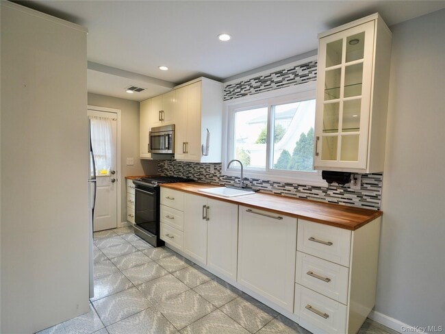 Building Photo - 5 Ashwood Rd